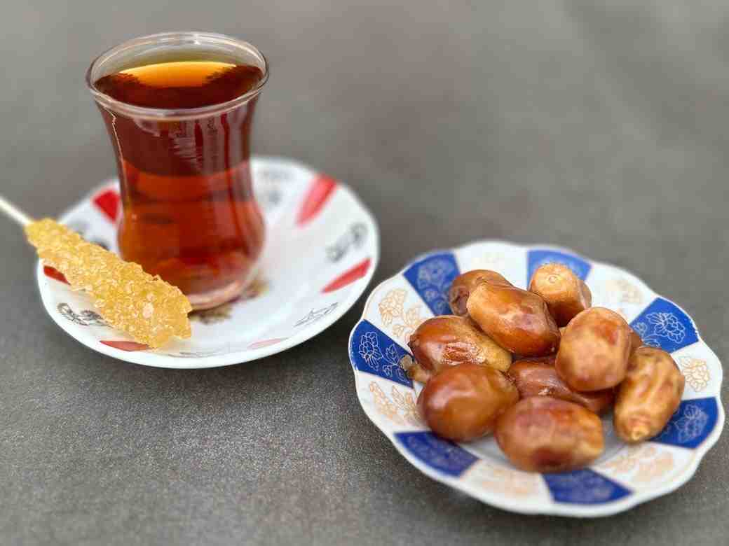 چای مخصوص دلربا همراه با نبات
