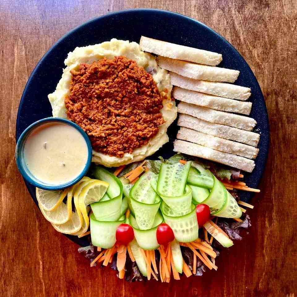 بشقاب سس گوشت و پوره